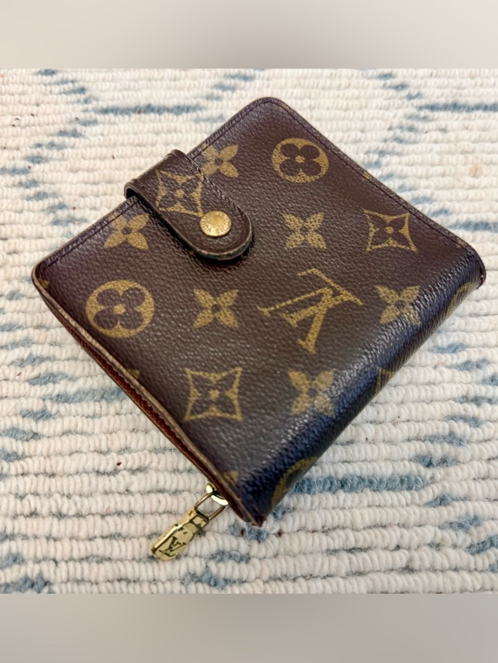 LOUIS VUITTON Vintage Y2K Classic Brown Monogram Leather Compact Bi-Fold Wallet - Picture 6 of 16